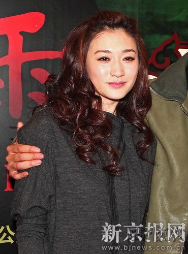 李小冉醫(yī)院陪護鄢頗傳聞其前男友介入此事