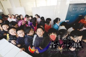 \"開(kāi)發(fā)商承諾買房入名校校長(zhǎng)嘆學(xué)校成賣樓籌碼\"
