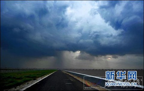 “梅花”北上 上海沿海狂風(fēng)與臺風(fēng)中心相當(dāng)