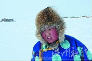 內(nèi)蒙呼倫貝爾遭極端低溫 三口之家寒衣耗費上萬