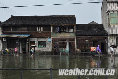 寧波昨日午后雷陣雨 姜山小鎮(zhèn)成水城