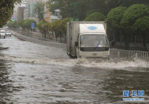 布拉萬北上侵襲 吉林省多地遭遇強(qiáng)風(fēng)雨