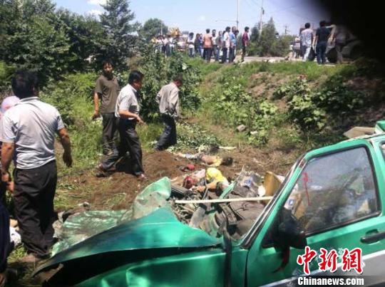 銅川車禍現(xiàn)場圖片