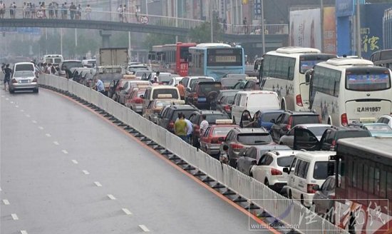 沈陽暴雨 2小時降雨量80毫米城區(qū)積水嚴(yán)重
