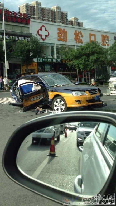 朝陽區廣渠路車禍現場圖片