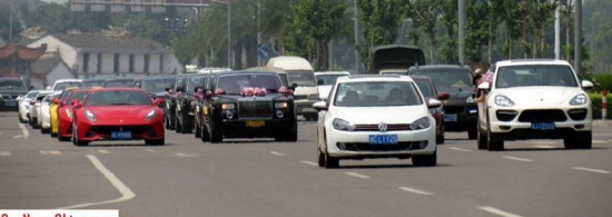 溫州土豪結(jié)婚10輛勞斯萊斯幻影現(xiàn)身 婚車(chē)隊(duì)價(jià)值超1億