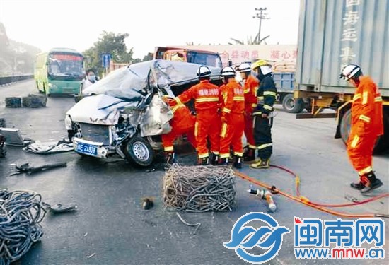 云霄云陵鎮(zhèn)車禍現(xiàn)場圖片