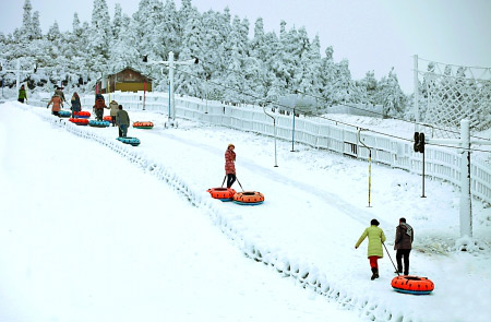 重慶高山景區(qū)雪景很美 未來三天還有雨雪天氣