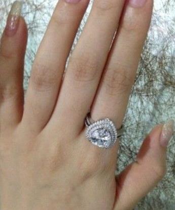 吳京謝楠結(jié)婚戒指曝光 吳京送謝楠價(jià)值千萬婚戒