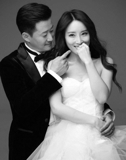 吳京謝楠結(jié)婚戒指曝光 吳京送謝楠價(jià)值千萬婚戒