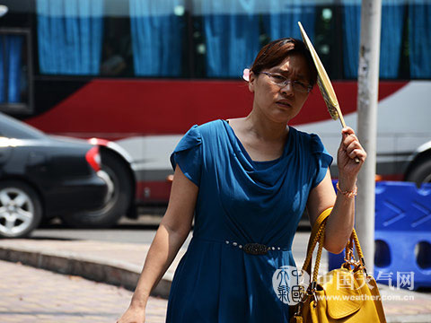 重慶7月高溫達(dá)43.2℃ 冰火鍋受市民熱捧
