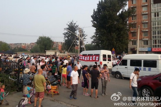 北京10余城管毆旁觀執(zhí)法男子
