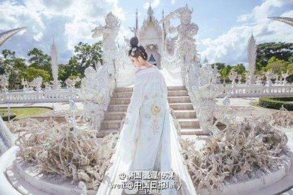 白廟側(cè)臥照引不滿