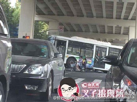 上海公交車(chē)撞死人