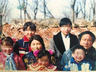 河南項(xiàng)城農(nóng)婦李桂英追兇17年 找到4名殺夫兇手線索