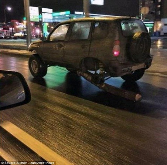 木頭車(chē)輪奔百公里