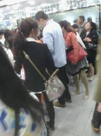 宜賓游客游香港拒購(gòu)物被打
