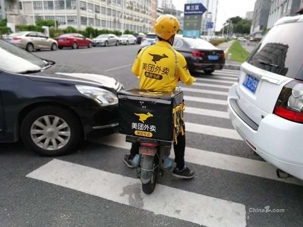 外賣小哥亂象調(diào)查