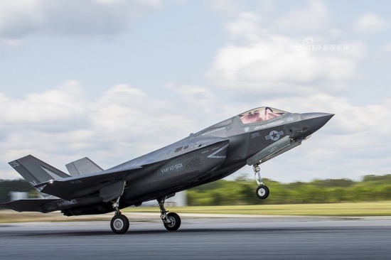 美F-35首次墜毀 F-35隱形戰(zhàn)機全毀