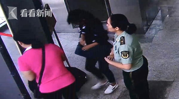 女子腰纏萬貫惹眼被海關(guān)查獲3.6萬歐元
