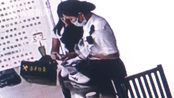 女子腰纏萬貫惹眼被海關(guān)查獲3.6萬歐元