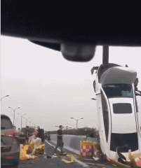 杭州轎車開(kāi)上天了