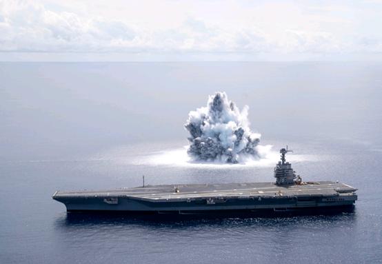 美軍航母旁數千磅炸藥爆炸 以檢測爆炸對航母的影響