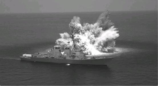 美軍航母旁數千磅炸藥爆炸 以檢測爆炸對航母的影響